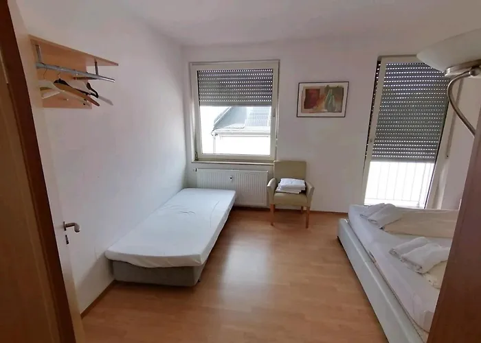 Mit 3 Schlafzimmer Apartment *